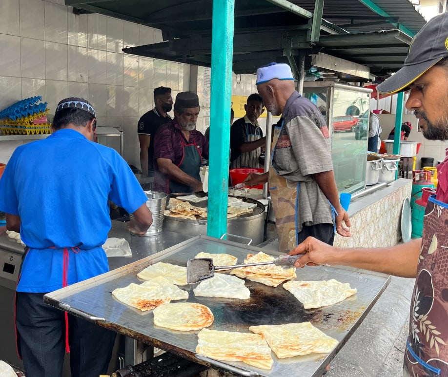 dining spots in penang roti canai transfer road