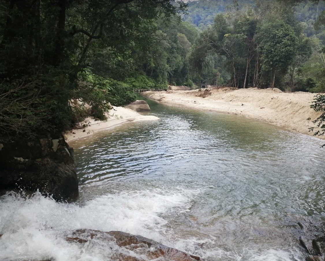 batu ferringhi waterfall attraction