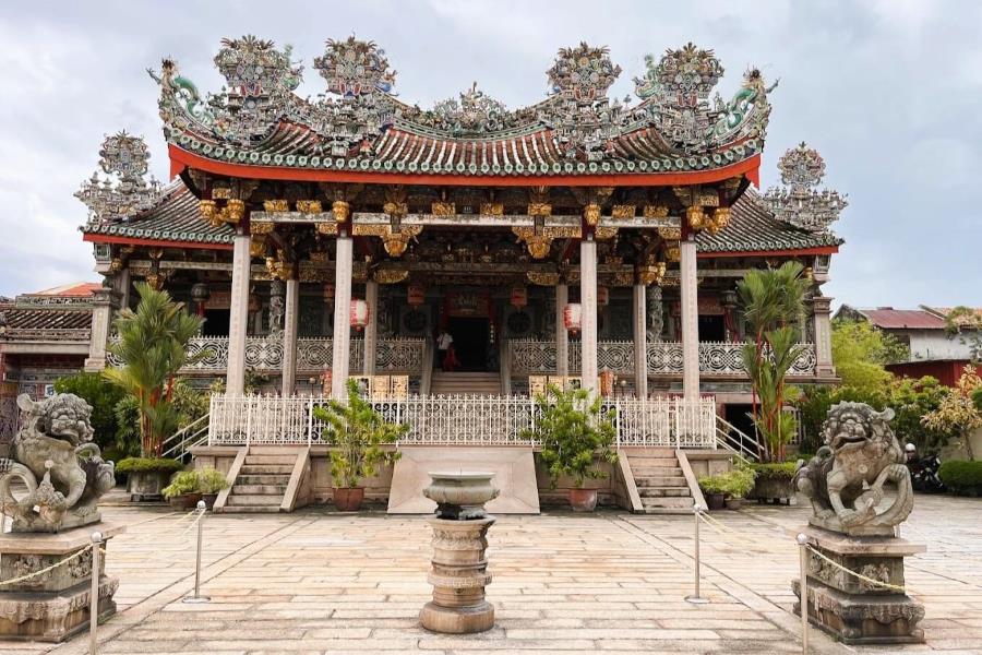 what to see in penang khoongsi clan house