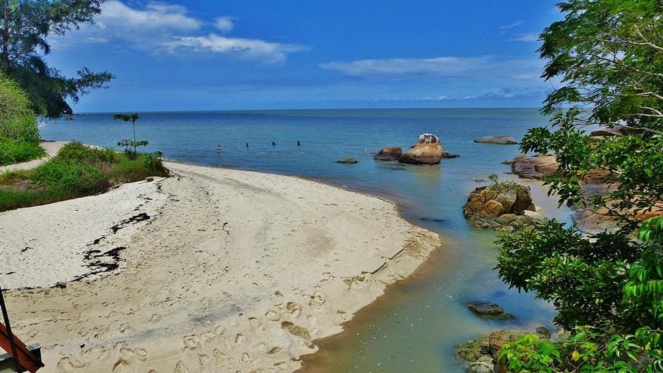 tempat menarik teluk bahang pantai kerachut